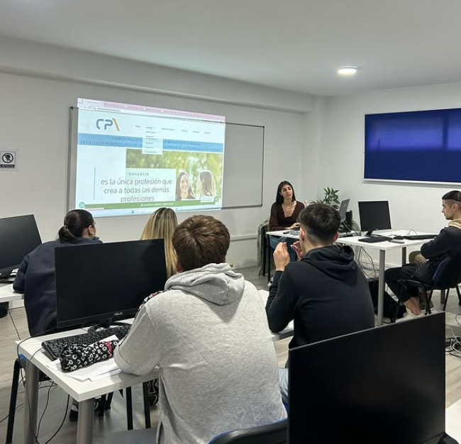 Charla con Candela Ferreira sobre SEO: auditoría web con Semrush