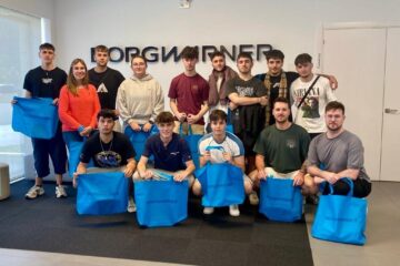 ALUMNADO DE LA FP DE AUTOMATIZACIÓN Y ROBÓTICA EN LA VISITA A BORGWARNER