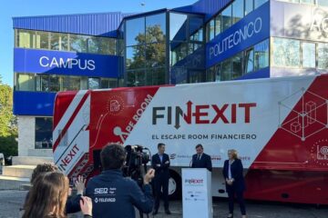 FINEXIT: El alumnado del Campus Politécnico Aceimar participa escape room financiero de la Cámara de Comercio de España.